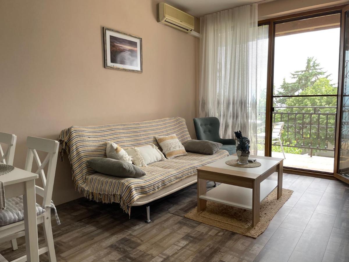 Briz Mk Apartment Равда Екстер'єр фото
