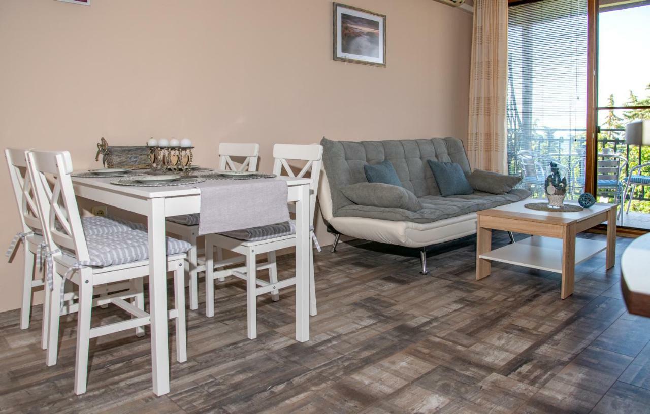 Briz Mk Apartment Равда Екстер'єр фото